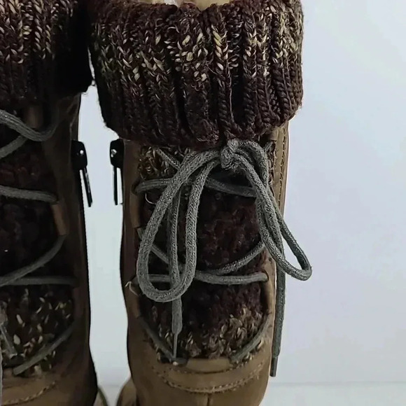 Ugg Australia Skylair 1936 leather boot with sheepskin lining - Picture 5 of 10